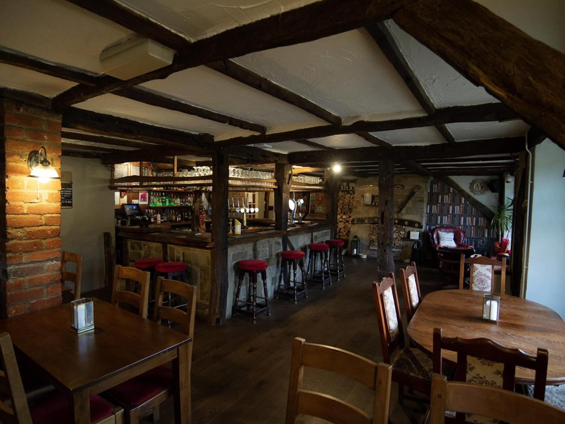 The Heath Inn Лейтън Бъзард Екстериор снимка