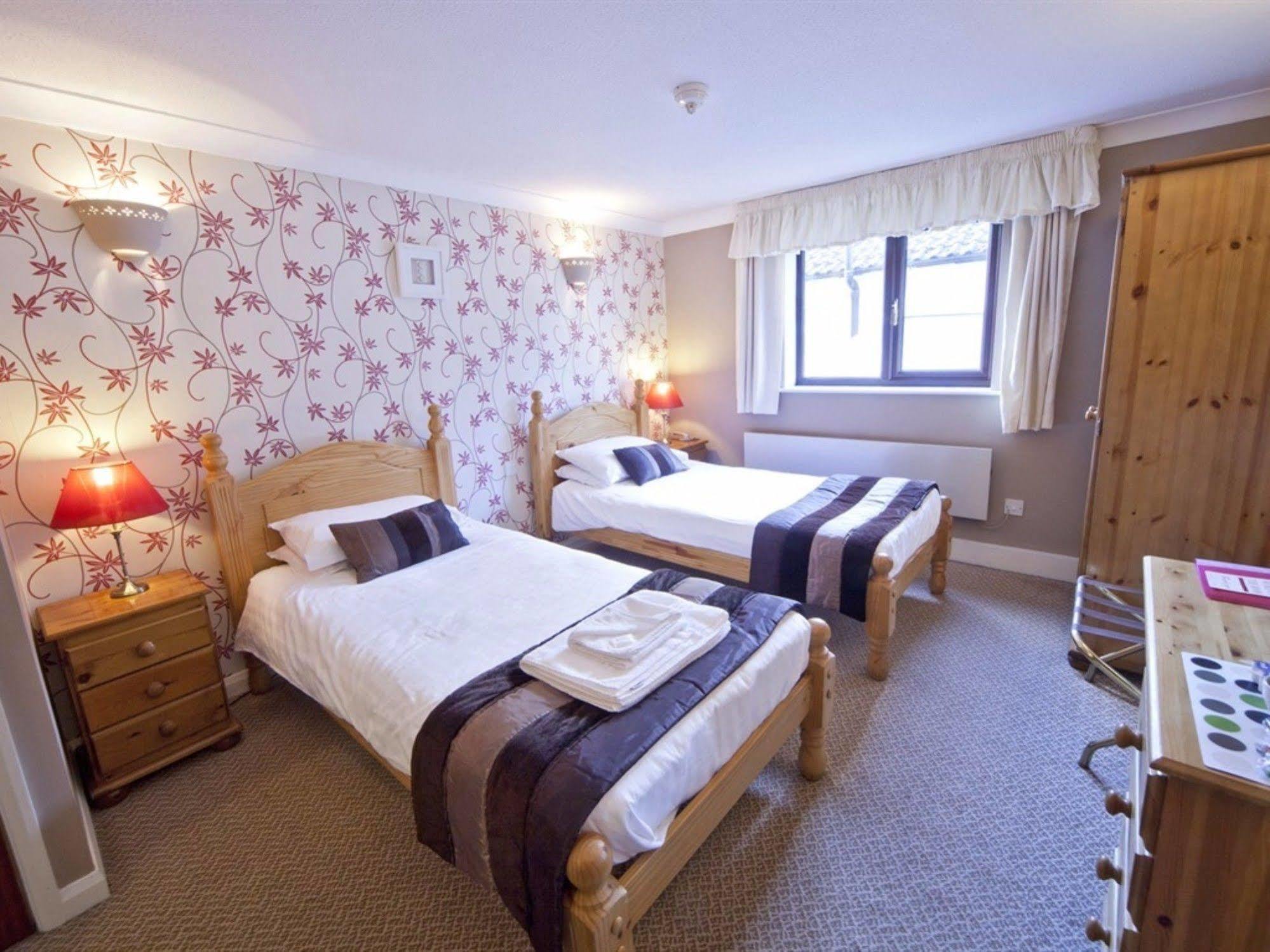 The Heath Inn Лейтън Бъзард Екстериор снимка